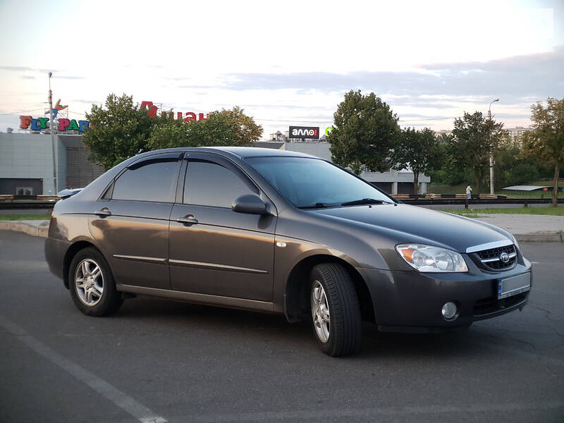 Седан Kia Cerato 2006 в Кривому Розі