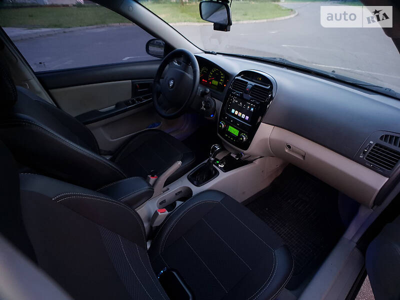 Седан Kia Cerato 2006 в Кривому Розі