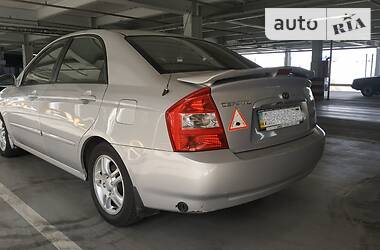 Седан Kia Cerato 2006 в Киеве