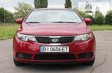 Седан Kia Cerato 2013 в Кременчуге