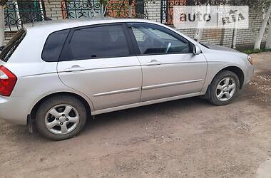 Хэтчбек Kia Cerato 2008 в Измаиле