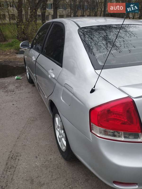 Седан Kia Cerato 2007 в Остер