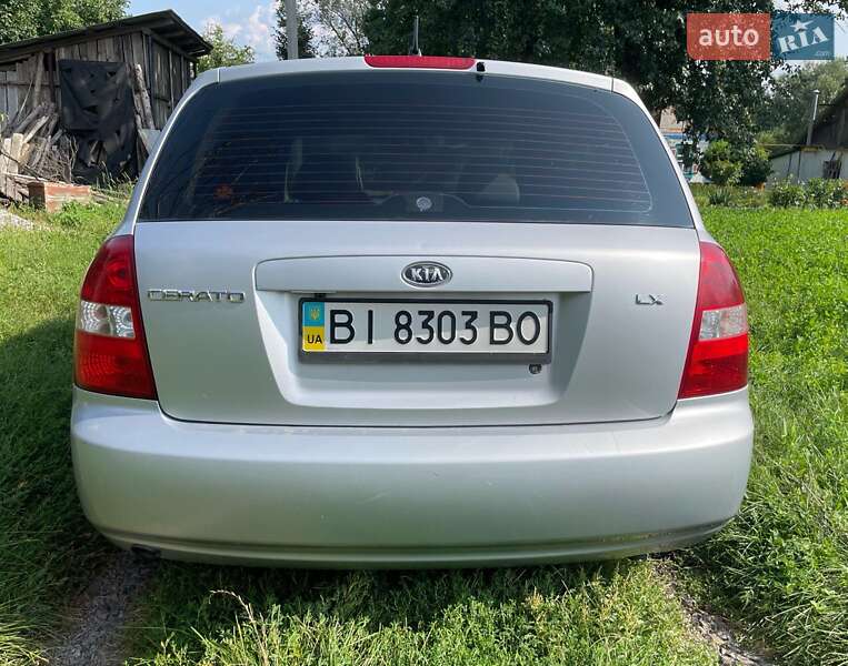 Хетчбек Kia Cerato 2006 в Гадячі