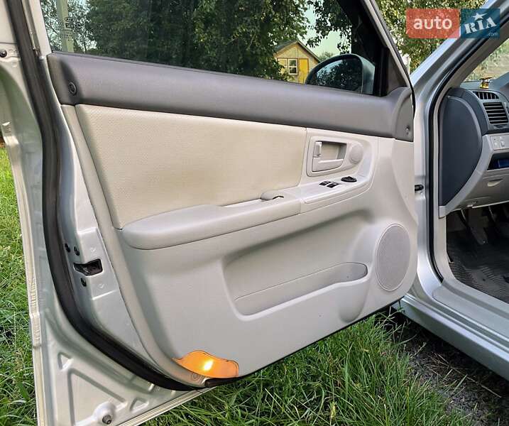 Хетчбек Kia Cerato 2006 в Гадячі