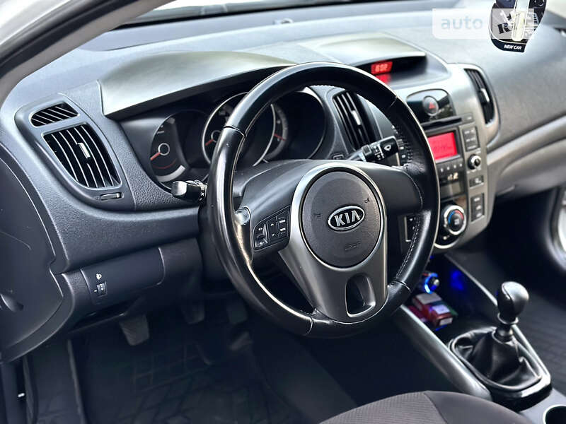 Седан Kia Cerato 2011 в Одессе