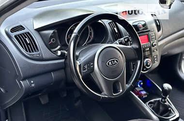 Седан Kia Cerato 2011 в 