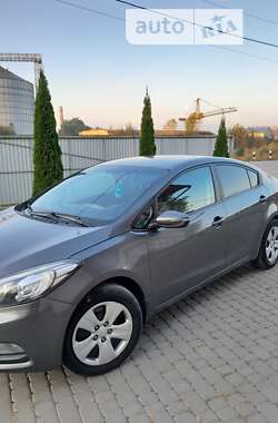 Седан Kia Cerato 2013 в 
