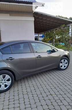 Седан Kia Cerato 2013 в 