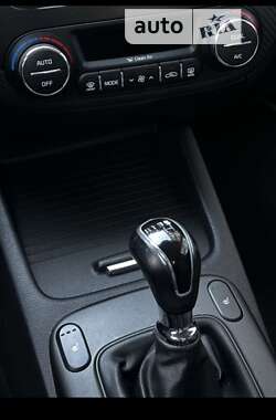 Седан Kia Cerato 2013 в 