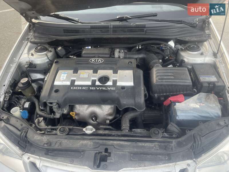 Седан Kia Cerato 2004 в Києві