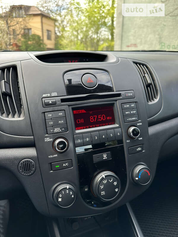 Седан Kia Cerato 2009 в Одесі