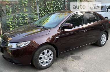 Седан Kia Cerato 2010 в Киеве