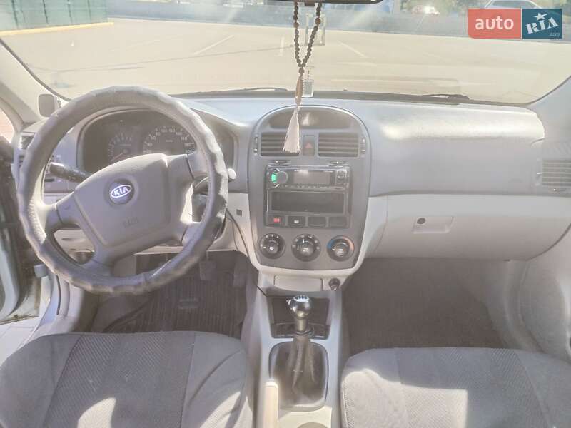 Седан Kia Cerato 2005 в Сумах