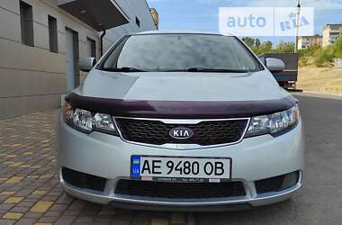 Седан Kia Cerato 2011 в Кривому Розі