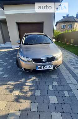 Седан Kia Cerato 2010 в Ивано-Франковске