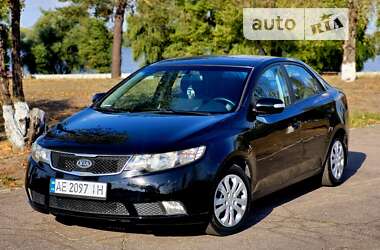 Седан Kia Cerato 2010 в Каменском