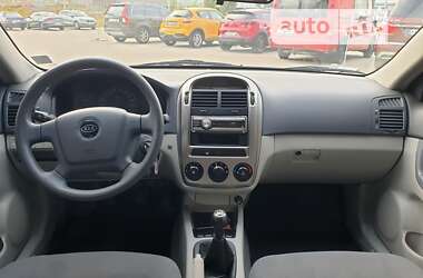 Хэтчбек Kia Cerato 2005 в Киеве