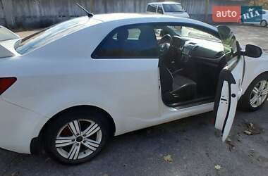 Купе Kia Cerato 2012 в 