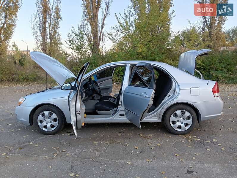 Седан Kia Cerato 2006 в Баштанке