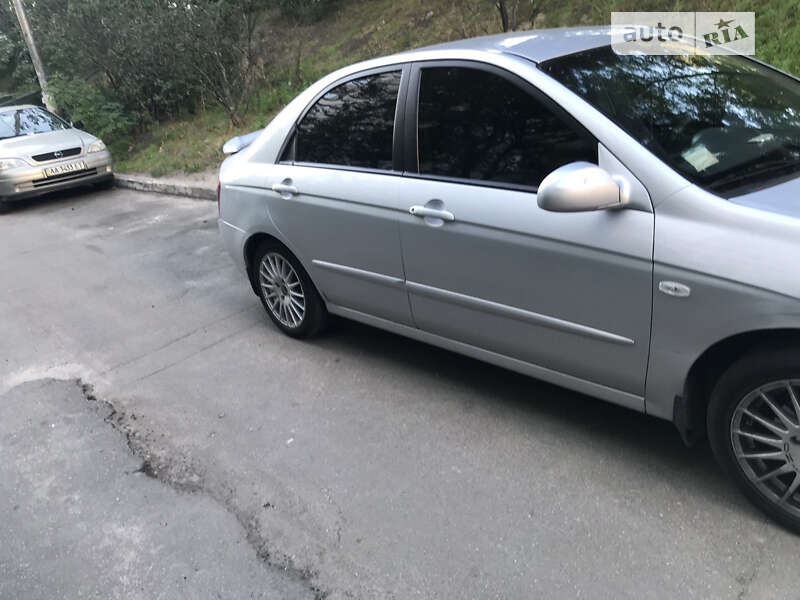 Седан Kia Cerato 2006 в Києві