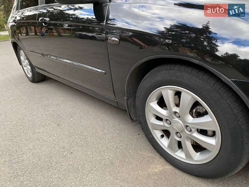 Седан Kia Cerato 2006 в Днепре