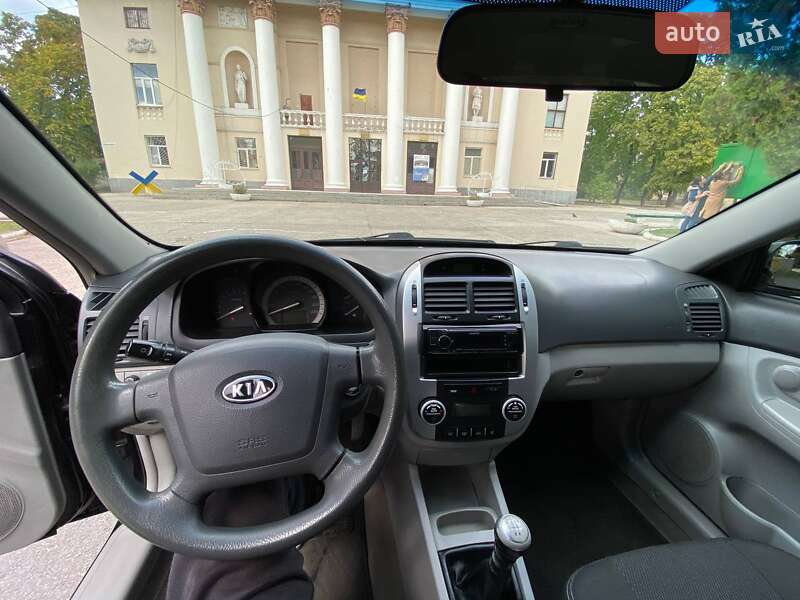 Седан Kia Cerato 2006 в Днепре