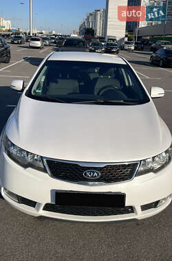 Седан Kia Cerato 2011 в Киеве