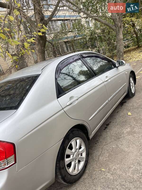 Седан Kia Cerato 2007 в Кривому Розі