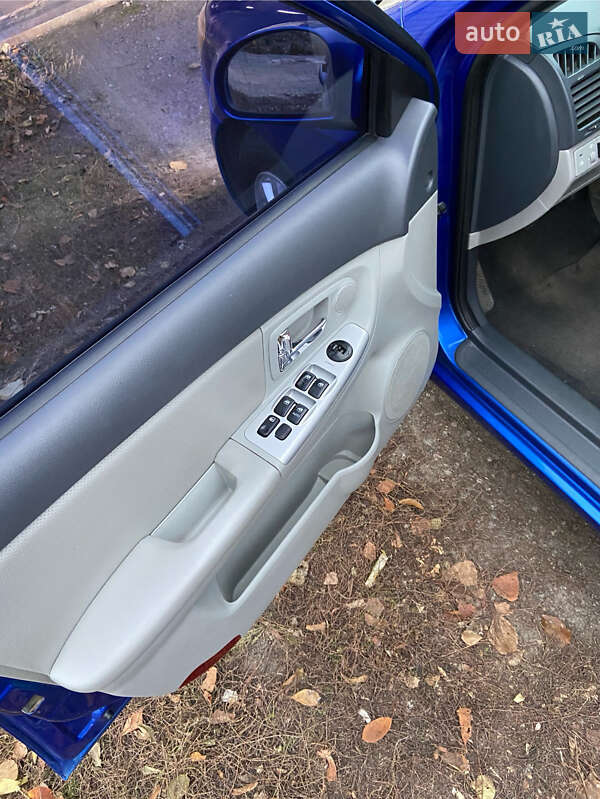 Седан Kia Cerato 2009 в Краснограде