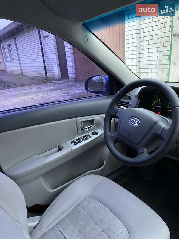 Седан Kia Cerato 2009 в Краснограде