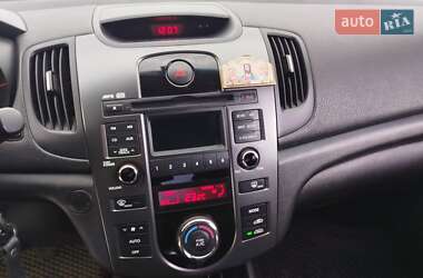 Седан Kia Cerato 2012 в Полтаві