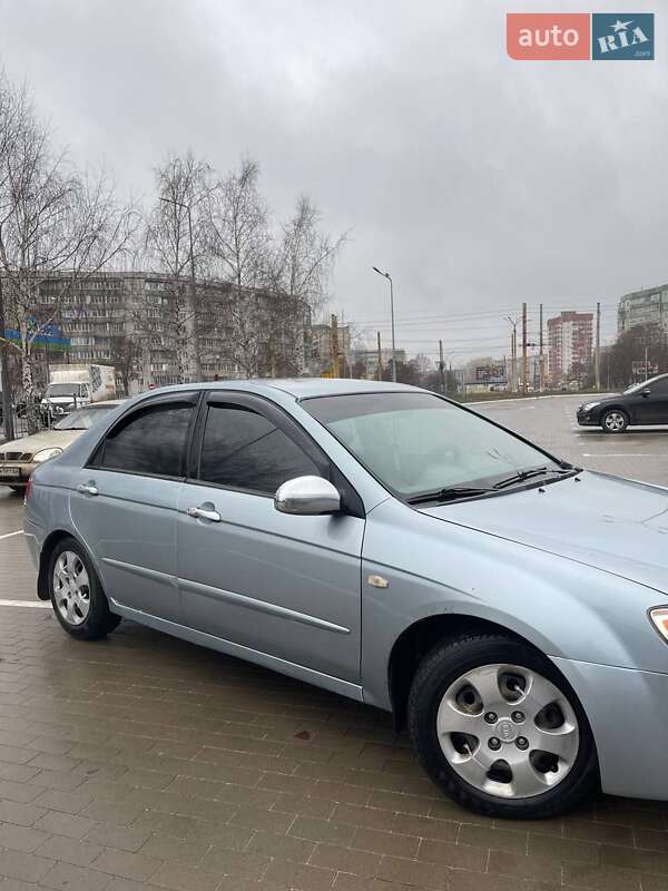 Седан Kia Cerato 2005 в Сумах