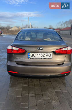 Седан Kia Cerato 2013 в Каменке-Бугской