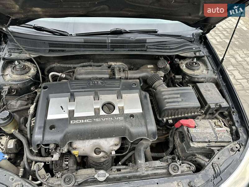 Седан Kia Cerato 2006 в Чернівцях