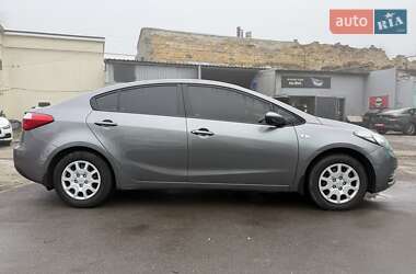 Седан Kia Cerato 2014 в 