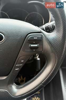 Седан Kia Cerato 2014 в 