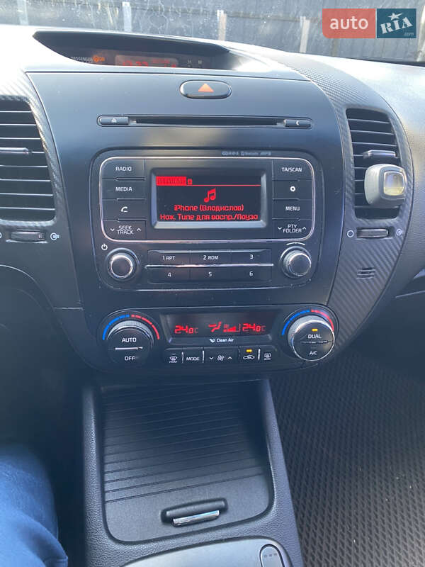 Седан Kia Cerato 2013 в Запорожье