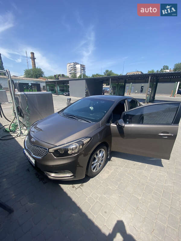 Седан Kia Cerato 2013 в Запорожье