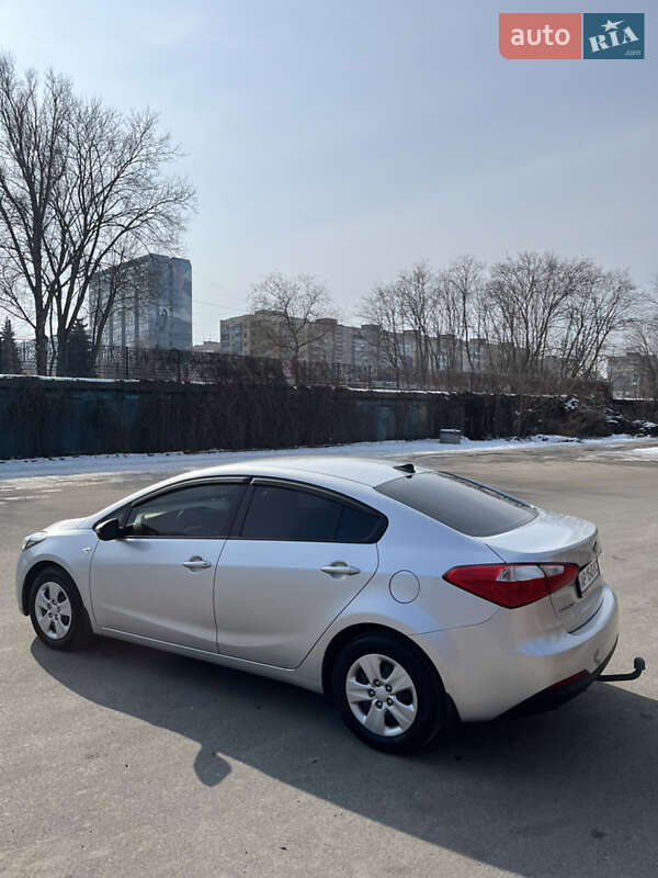 Седан Kia Cerato 2013 в Дніпрі