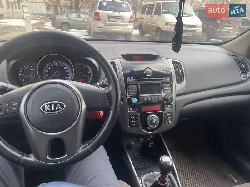 Купе Kia Cerato 2012 в Новомосковську