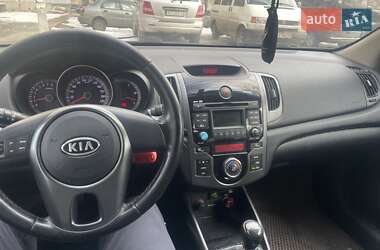 Купе Kia Cerato 2012 в Новомосковську