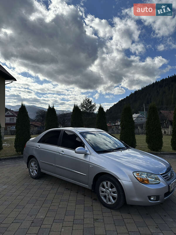 Седан Kia Cerato 2007 в Яремче