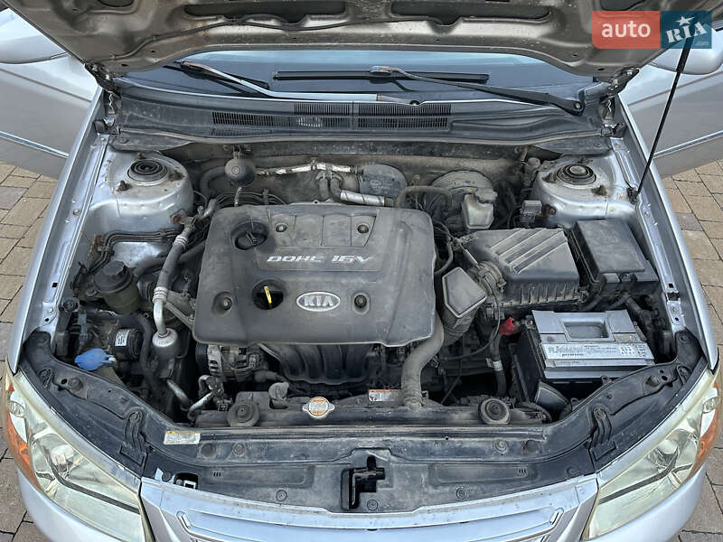 Седан Kia Cerato 2007 в Яремче