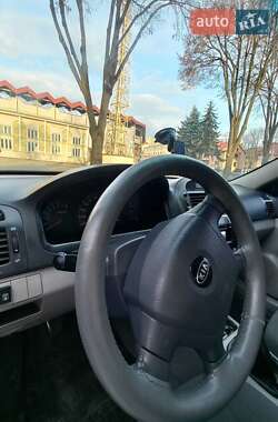 Хэтчбек Kia Cerato 2006 в 