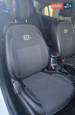 Седан Kia Cerato 2013 в 
