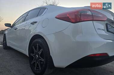 Седан Kia Cerato 2013 в 