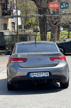 Купе Kia Cerato 2012 в 