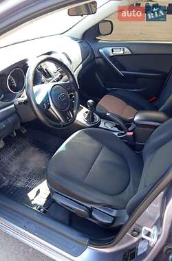 Седан Kia Cerato 2009 в 