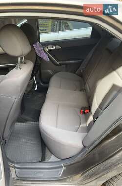 Седан Kia Cerato 2012 в 