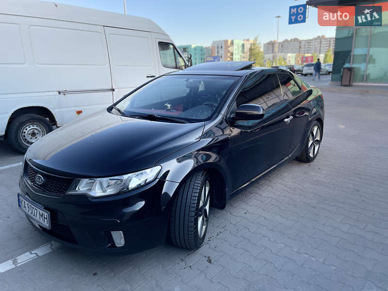 Купе Kia Cerato 2011 в 